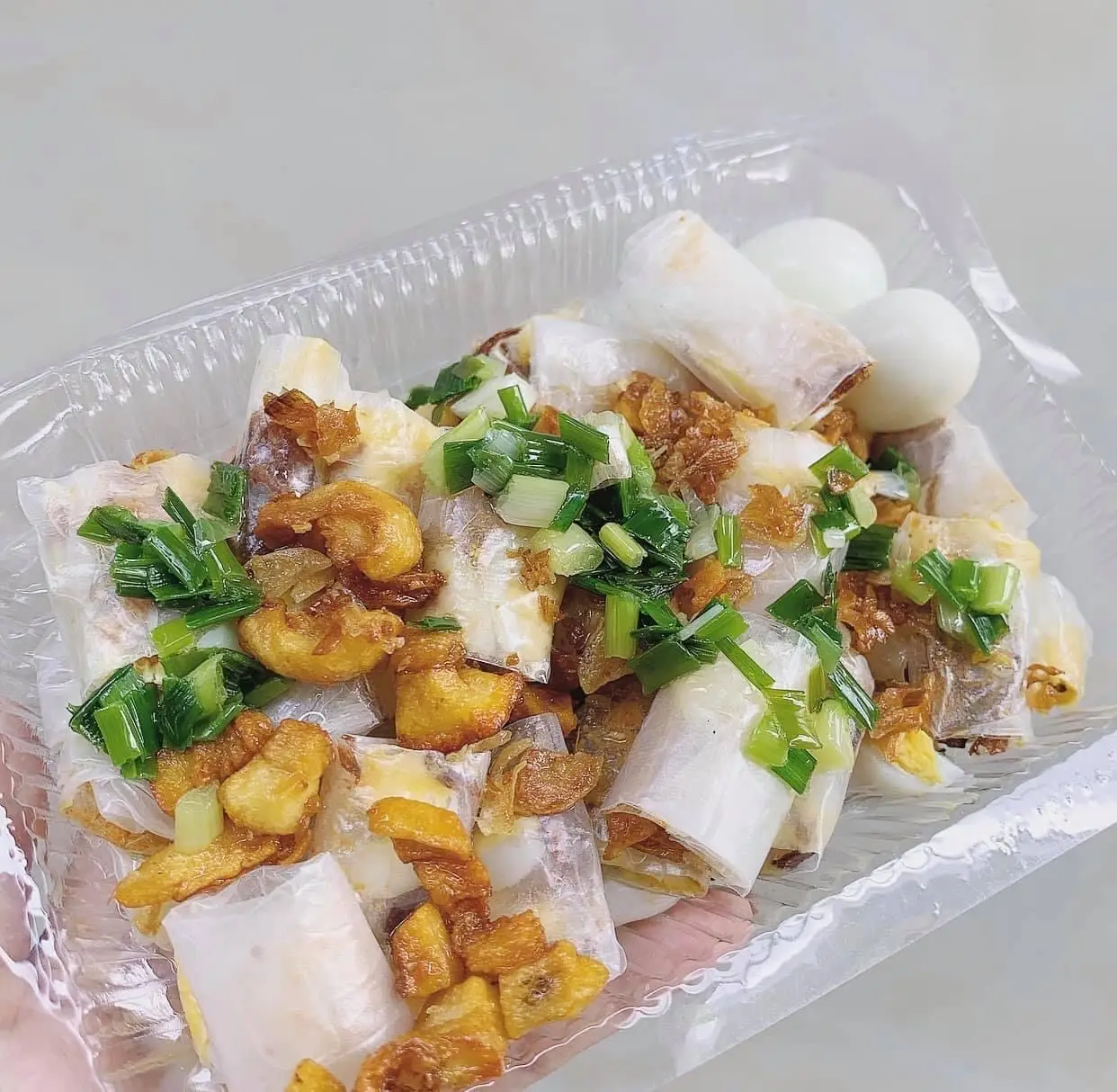 Hình ảnh Bánh tráng cuốn tóp mỡ đặc biệt