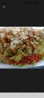 Hình ảnh Tré trộn cóc xoài trứng cút kèm phồng tôm