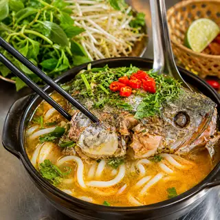 Hình ảnh Bánh Canh Đầu Cá Kèm Ruột