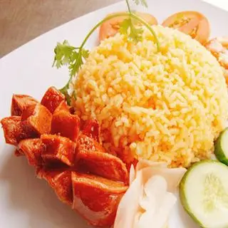 Hình ảnh Cơm chiên xúc xích