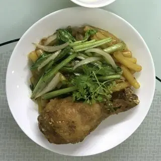 Hình ảnh Nui xào đùi gà xối mỡ