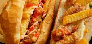 Hình ảnh Bánh mì kẹp gà