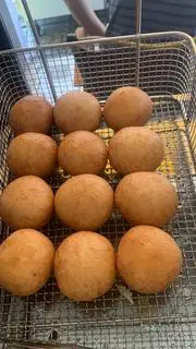 Hình ảnh Combo 5 cái Bánh tiêu phô mai trứng chảy