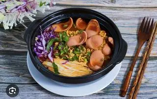 Hình ảnh Mỳ cay xúc xích