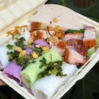 Hình ảnh Bánh Hỏi Heo Quay Chả Lụa