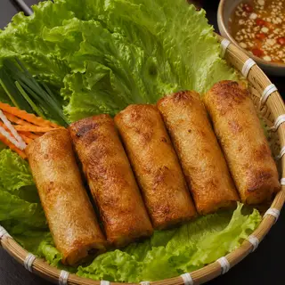 Hình ảnh Chả giò thịt - rau xà lách