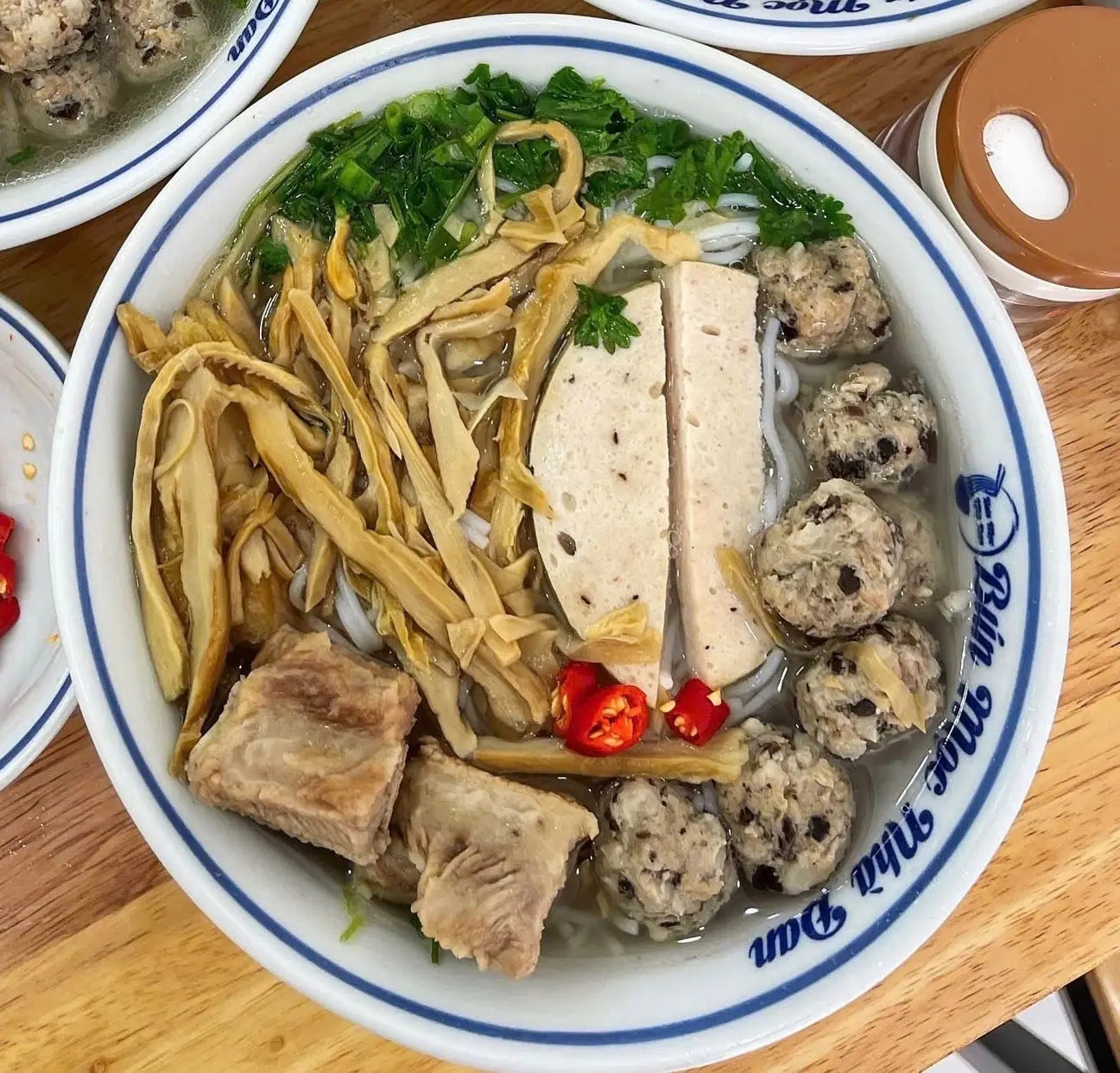 Hình ảnh Bún mọc đặc biệt