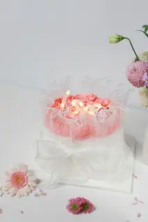Hình ảnh Bánh kem đèn chữ love đẹp 20/10