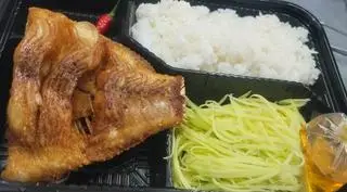 Hình ảnh Cơm cá diêu hồng chiên xốt cà