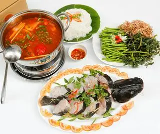 Hình ảnh Lẩu cá quả măng cay