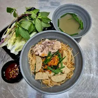 Hình ảnh Hủ tiếu khô xương - bò viên