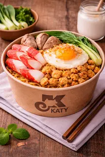 Hình ảnh Mì trộn tóp mỡ - bò viên - thanh cua - trứng lòng đào
