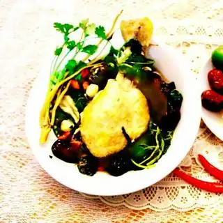 Hình ảnh Combo đùi tỏi gà - 2 trứng vịt lộn tần ngải cứu thuốc bắc -  mỳ tôm
