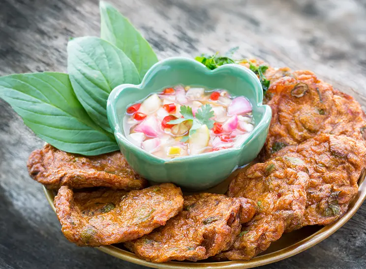 Hình ảnh 100 gr chả cá miếng chiên kèm sốt