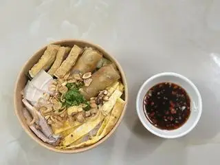 Hình ảnh Bún nước tương - thịt luộc, trứng sợi