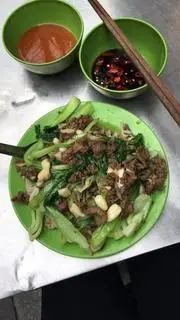 Hình ảnh phở xào bò + trà quất