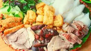 Hình ảnh mẹt đậu nem chua rán+ chả cốm+ cha gio