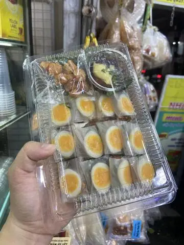 Hình ảnh Bánh Tráng Dẻo Cuốn Trứng Lòng Đào 