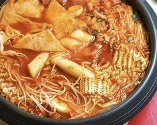 Hình ảnh Mì gói - nấu nước bún Thái
