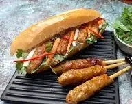 Hình ảnh Bánh Mì Kẹp Nem Nướng 