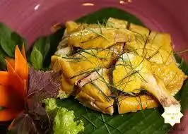 Hình ảnh Gà Hấp Lá Chanh - Nửa Con