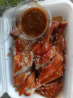 Hình ảnh Vịt quay da giòn nguyên con