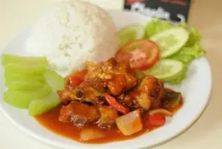 Hình ảnh Cơm gà Rán+ canh củ quả