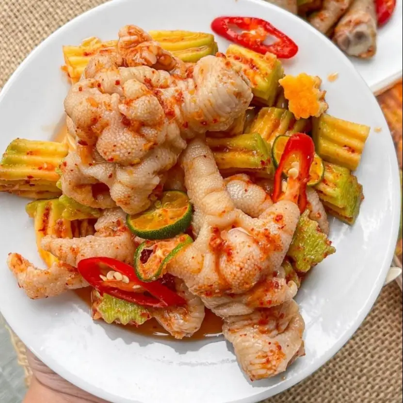 Hình ảnh Chân gà rút xương (sả tắc, sốt thái...)