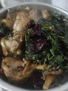 Hình ảnh đùi gà tần ngải cưu thuốc bắc
