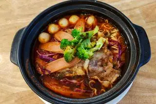 Hình ảnh Mì Kim Chi Xúc Xích
