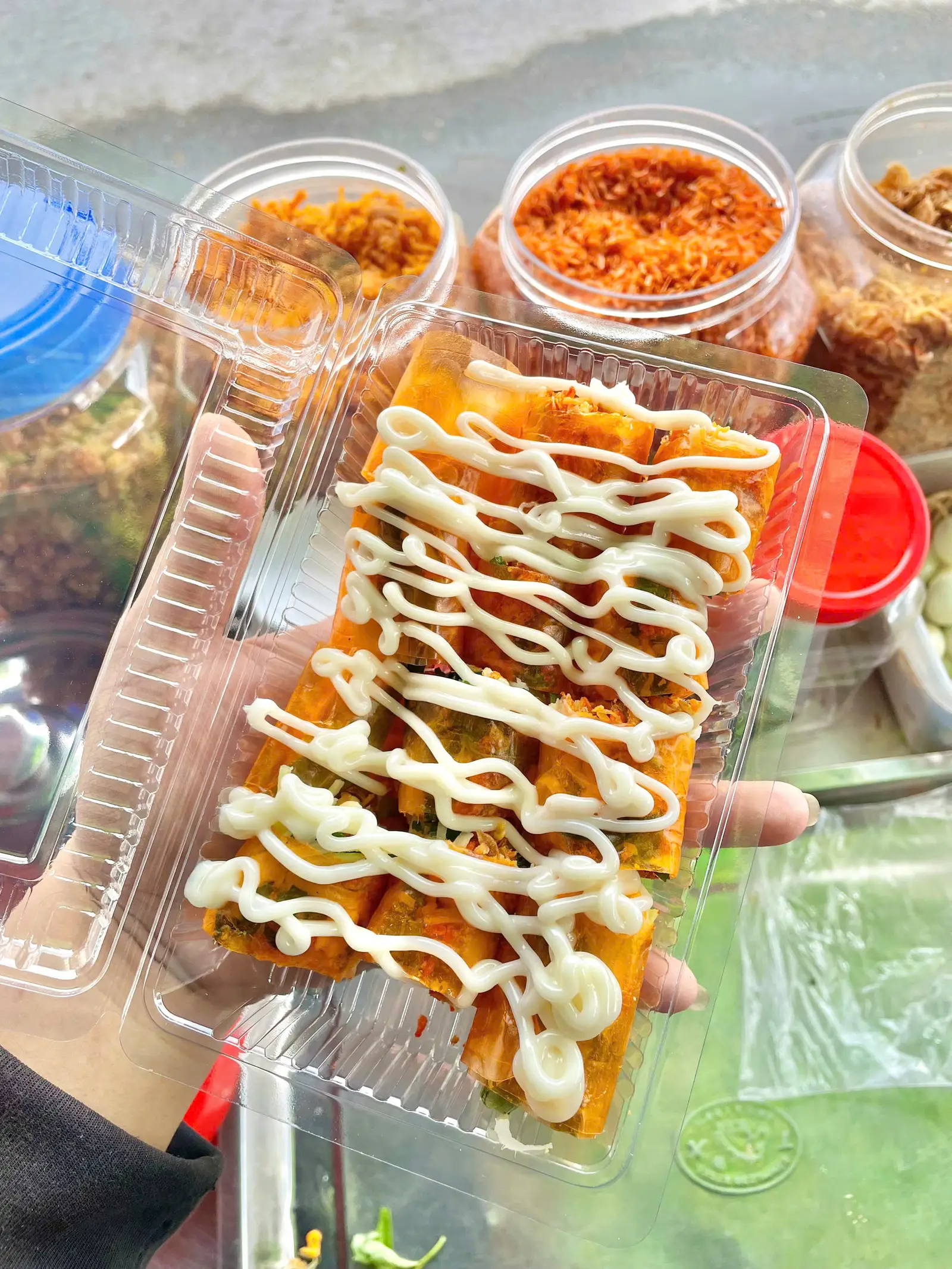 Hình ảnh Bánh tráng cuốn sốt bơ