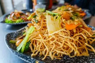 Hình ảnh MÌ XÀO GIÒN HẢI SẢN