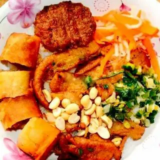 Hình ảnh Combo bún thịt nướng thập cẩm - nước cam ép