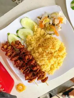 Hình ảnh Cơm 1 xiên da gà - 1 xiên phao câu