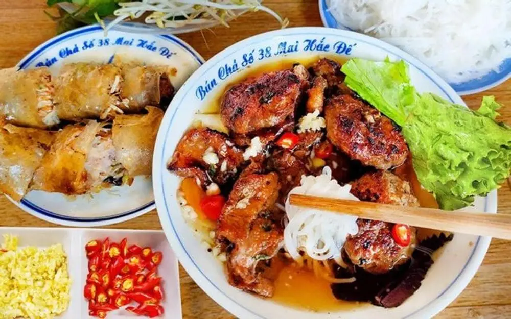 Hình ảnh Bún chả đặc biệt - coca
