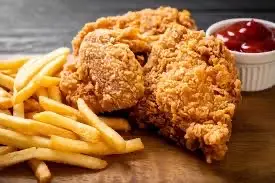 Hình ảnh Combo siêu ưu đãi (Nửa con gà rán truyền thống 5 Miếng+ 1 Sốt +5 Nem chua rán)