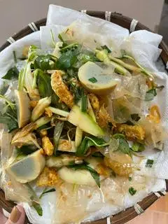 Hình ảnh bánh tráng. tron sot Thái. hot gà nướng
