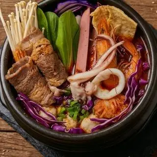 Hình ảnh Mì kim chi Hải Sản và Bò Mỹ