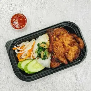 Hình ảnh Cơm Sườn Sốt Muối Ớt Nướng