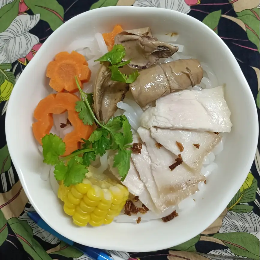 Hình ảnh BÁNH CANH THỊT LÁT + NẤM BABI + BẮP 