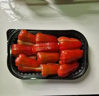 Hình ảnh mận an phước đỏ ngọt cắt sẵn 350g