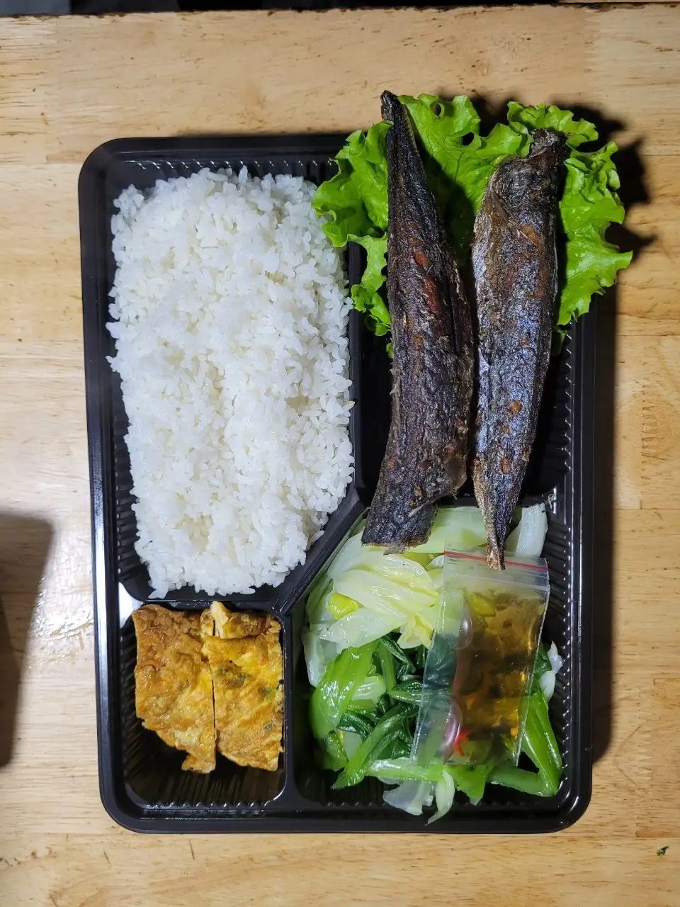 Hình ảnh Cơm trắng cá lục rán