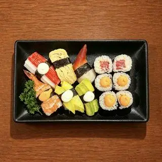 Hình ảnh Combo sushi nhân viên văn phòng
