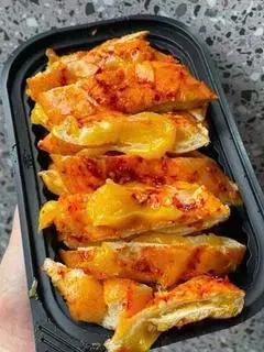 Hình ảnh Bánh mì nướng muối ớt bơ chảy