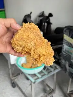 Hình ảnh Má đùi giòn truyền thống