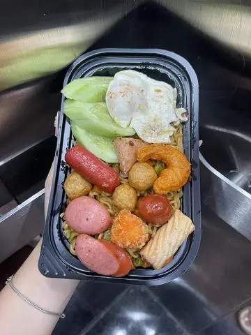 Hình ảnh Mì trộn đặc biệt