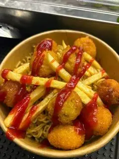 Hình ảnh Mì indo gà viên khoai tây