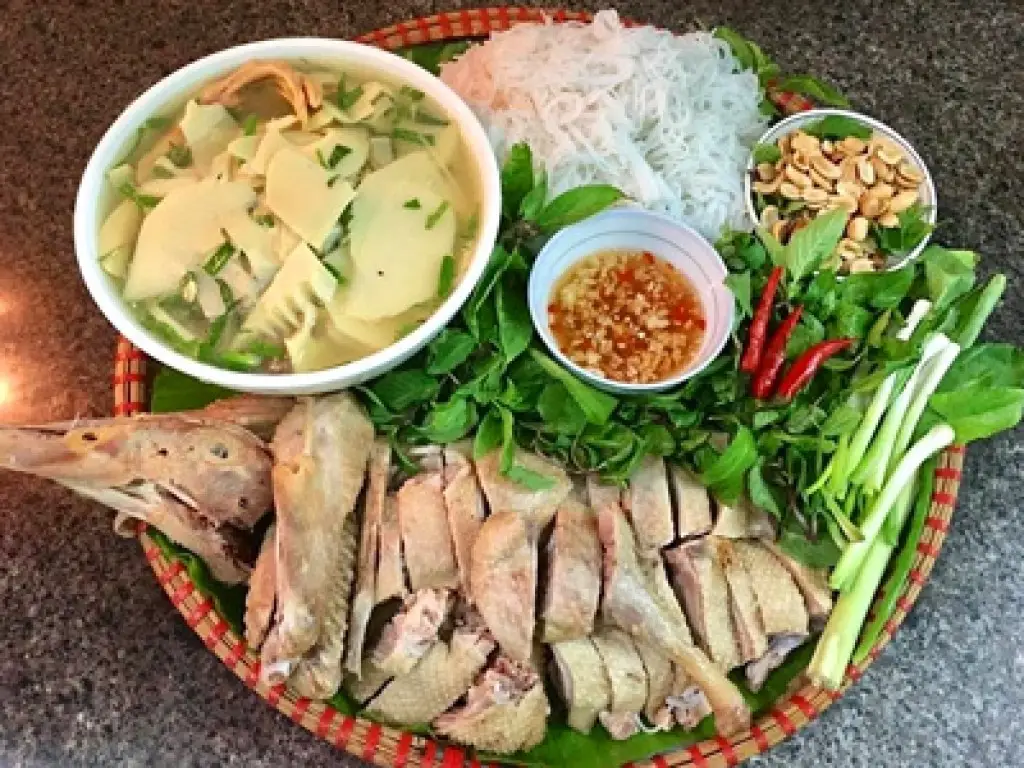 Hình ảnh Vịt luộc1/2-Canh măng tiêt-Bún khô(combo 2 người ăn)
