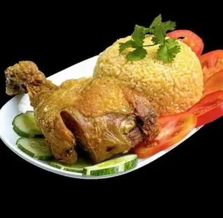 Hình ảnh Cơm Chiên - Đùi Tỏi Chiên Giòn Truyền Thống ( Tặng Trà Tắc )