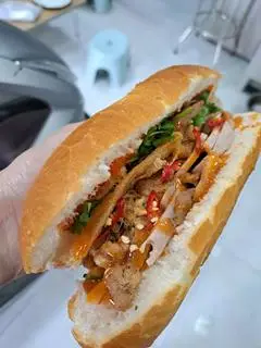 Hình ảnh Bánh mì chả lụa - thịt nướng